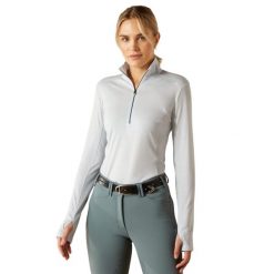 Damska koszulka do jazdy konnej Ariat Cheviot. Niebieskie koszulki damskie Ariat, bez wzorów, bez kołnierzyka, bez ramiączek. Za 467.00 zł.