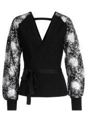 Sweter z cienkiej dzianiny z koronką. Czarne swetry klasyczne damskie bonprix, z dzianiny, bez kołnierzyka. Za 169.99 zł.