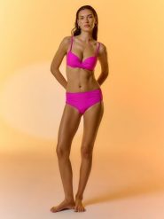 4F Dół od bikini damski - różowy M. Czerwone bikini 4F, bez wzorów, z materiału. Za 59.99 zł.