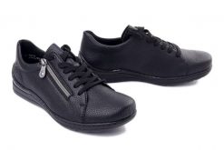 Rieker 48901-00 black, półbuty damskie. Czarne półbuty damskie Rieker, bez wzorów, ze skóry ekologicznej, bez obcasa, bez zapięcia. Za 329.90 zł.