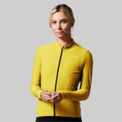 Ciepła damska koszulka kolarska z długim rękawem. Żółte koszulki damskie ACELERA, bez wzorów, z materiału, bez kołnierzyka, bez ramiączek. W wyprzedaży za 296.06 zł.