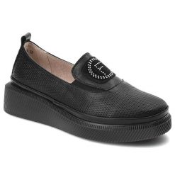 Czarne Półbuty Filippo Wygodne Buty Na Platformie. Czarne półbuty damskie Filippo, na wiosnę, bez wzorów, ze skóry, bez obcasa, na platformie, bez zapięcia. Za 155.00 zł.