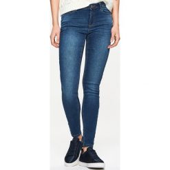 Jeansy PUSH UP - Niebieski. Niebieskie jeansy damskie Cropp. Za 79.99 zł.