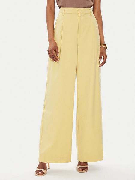 Gestuz Spodnie materiałowe Paula 10906861 Żółty Relaxed Fit. Żółte spodnie materiałowe damskie Gestuz, bez wzorów, z materiału. Za 419.99 zł.