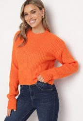 Pomarańczowy Sweter o Pudełkowym Kroju z Prążkowanym Tłoczeniem Omelis. Brązowe swetry klasyczne damskie Born2be, m, z jeansu, bez kołnierzyka. Za 99.99 zł.