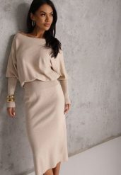 Beżowa Nietoperzowa Sukienka z Dzianiny z Wiskozą z Dekoltem w Łódkę Yuzoma. Brązowe sukienki damskie Renee, bez wzorów, z dzianiny, bez ramiączek. Za 159.99 zł.