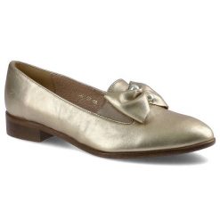 Złote Półbuty Gamis Damskie Eleganckie Obuwie. Żółte półbuty damskie GAMIS, z aplikacjami, ze skóry, bez obcasa, na płaskiej podeszwie, bez zapięcia. Za 199.00 zł.