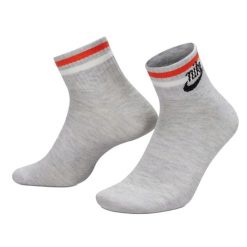Skarpety Unisex Dla Dorosłych Essentials Everyday (zestaw 3 Sztuk). Szare skarpetki damskie Nike, bez wzorów. Za 119.99 zł.