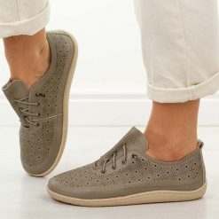 Szare skórzane półbuty damskie barefoot M.Daszyński Ol38-7. Szare półbuty damskie M.Daszyński, na jesień, bez wzorów, z jeansu, bez obcasa, na płaskiej podeszwie, bez zapięcia. W wyprzedaży za 206.10 zł.