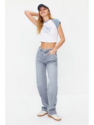 Trendyol Dżinsy - Mom fit - w kolorze błękitnym rozmiar: 38. Niebieskie jeansy damskie Trendyol, z podwyższonym stanem. Za 122.96 zł.
