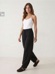 Spodnie dresowe barrel fleece - czarny. Czarne spodnie sportowe damskie Sinsay, l, bez wzorów, z dresówki. Za 39.99 zł.