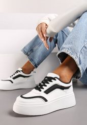 Biało-Czarne Płaskie Sneakersy z Geometrycznym Wzorem i Sznurowaniem Vlisera. Białe obuwie sportowe damskie Born2be, z jeansu, bez zapięcia. Za 89.99 zł.