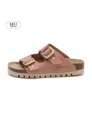 Teegu Skórzane klapki w kolorze jasnoróżowym rozmiar: 38. Różowe klapki damskie teegu, bez wzorów, z otwartym noskiem, bez obcasa, bez zapięcia. Za 195.99 zł.