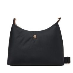 Torebka Tommy Hilfiger. Czarne torebki klasyczne damskie Tommy Hilfiger, bez dodatków. Za 369.99 zł.