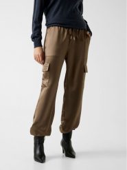 Guess Spodnie materiałowe 172809 Brązowy Slim Fit. Brązowe spodnie materiałowe damskie Guess, z aplikacjami, z materiału. Za 614.99 zł.