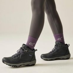 Damskie wodoodporne buty trekkingowe Amble. Szare obuwie trekkingowe damskie Regatta, ze skóry, bez zapięcia. Za 249.99 zł.