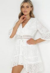 Biała Haftowana Sukienka Mini z Koronką i Przedłużanym Tyłem Azalaya. Białe sukienki damskie Born2be, z aplikacjami, z koronki, bez ramiączek. Za 209.99 zł.
