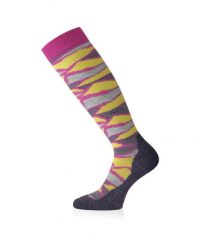 Skarpety merino SLJ. Czerwone skarpetki damskie LASTING, bez wzorów, z elastanu. Za 99.00 zł.