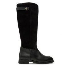 Kozaki Tommy Hilfiger. Czarne kozaki damskie Tommy Hilfiger, bez obcasa, na płaskiej podeszwie, bez zapięcia. Za 699.99 zł.