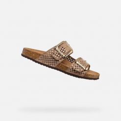 Sandały GEOX D BRIONIA R Brązowy. Czerwone sandały damskie Geox, bez wzorów, z syntetyku, bez obcasa, bez zapięcia. Za 387.99 zł.