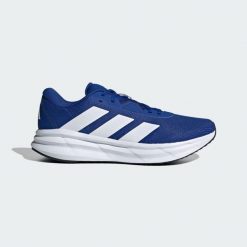 Buty Galaxy 7 Running. Białe obuwie sportowe damskie Adidas, bez zapięcia, do biegania. Za 239.00 zł.