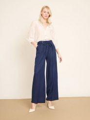 BGN Spodnie w kolorze granatowym rozmiar: 40. Niebieskie spodnie materiałowe damskie BGN, bez wzorów, z materiału. Za 130.99 zł.