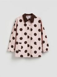 Kurtka z kontrastowym kołnierzem - różowy. Czerwone kurtki damskie Reserved, l, bez wzorów, z bawełny, bez kaptura. Za 229.99 zł.