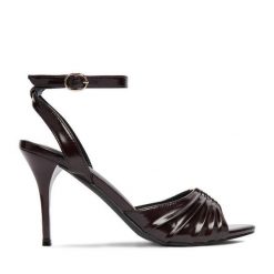 Sandały JENNY. Czerwone sandały damskie Jenny, bez wzorów, bez obcasa, na szpilce, bez zapięcia. Za 139.99 zł.