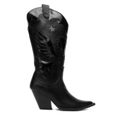 Kowbojki DeeZee. Czarne kozaki damskie DeeZee, bez obcasa, na słupku, bez zapięcia. Za 259.99 zł.