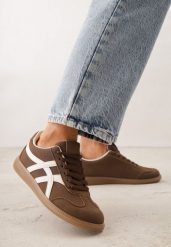 Brązowe Sneakersy na Kauczukowej Podeszwie z Geometrycznym Wzorem Sewtila. Brązowe obuwie sportowe damskie Born2be, z jeansu, bez zapięcia. Za 89.99 zł.