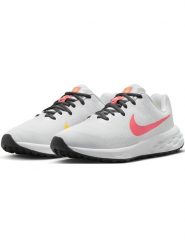 Nike Buty "Revolution 6" w kolorze białym do biegania rozmiar: 38,5. Białe obuwie sportowe damskie Nike, bez zapięcia, do biegania. Za 207.95 zł.
