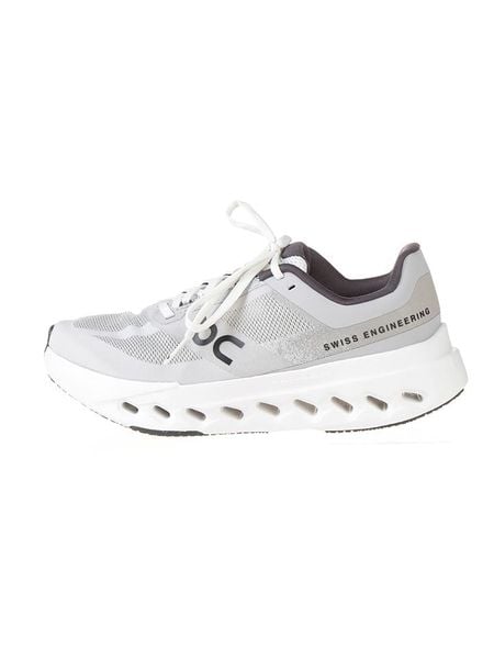 ON RUNNING Buty "Cloudsurfer next" w kolorze jasnoszarym do biegania rozmiar: 40,5. Szare obuwie sportowe damskie On Running, bez zapięcia, do biegania. Za 502.76 zł.