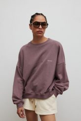 Bluza damska o kroju regular fit w kolorze FOGGY DAY - PHENIX-UNI. Fioletowe bluzy damskie Marsala, uniwersalny, bez wzorów, z bawełny, bez kaptura. Za 279.90 zł.