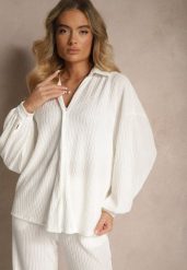 Biała Prążkowana Koszula o Kroju Oversize z Bufiastymi Rękawami Nerriana. Białe koszule damskie Renee, l, bez wzorów, prążkowane, eleganckie, bez kołnierzyka, bez ramiączek. Za 119.99 zł.