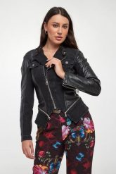 Kurtka damska skórzana VERSACE JEANS COUTURE. Kurtki damskie Versace Jeans Couture, bez wzorów, z jeansu, bez kaptura. Za 3,349.00 zł.