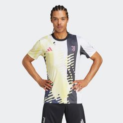 Koszulka piłkarska treningowa ADIDAS Juventus 24/25. Bluzki damskie Adidas, m, bez wzorów, bez kołnierzyka, bez ramiączek. W wyprzedaży za 249.99 zł.