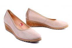 BIOECO BY ARKA 5361 1360+1404 beż, czółenka damskie. Brązowe czółenka damskie Bioeco by Arka, bez wzorów, ze skóry, bez obcasa, na koturnie. Za 394.90 zł.