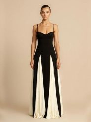 Tazga Sukienka w kolorze czarno-białym rozmiar: 34. Czarne sukienki damskie Tazga, bez wzorów, z tiulu, bez ramiączek. Za 153.71 zł.