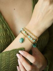 L'Atelier de Gaia Pozłacana bransoletka z elementami ozdobnymi rozmiar: onesize. Zielone bransoletki damskie L'Atelier de Gaia, pozłacane. Za 87.81 zł.