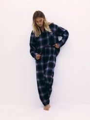 Dwuczęściowa piżama w kratę - granatowy. Niebieskie piżamy damskie Reserved, bez wzorów, z bawełny, bez ramiączek. W wyprzedaży za 99.99 zł.