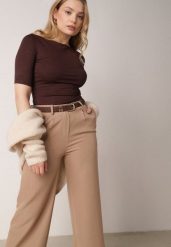 Brązowy Wiskozowy T-shirt o Dopasowanym Kroju z Dekoltem w Łódkę Idahphaeia. Brązowe t-shirty damskie Born2be, m, z aplikacjami, z jeansu, bez kołnierzyka. Za 59.99 zł.