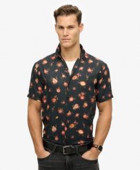 Superdry Koszula krótki rękaw z nadrukiem – Abstract Floral Red, 100% modal. Czerwone koszule damskie Superdry, na lato, l, bez wzorów, z materiału, klasyczne, bez kołnierzyka, bez ramiączek. Za 265.35 zł.