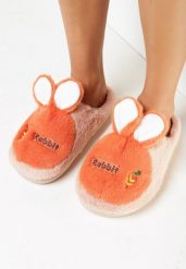 Jasnoróżowe Pluszowe Kapcie z Królikiem Riui. Czerwone kapcie damskie Born2be, z futra. Za 39.99 zł.