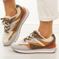 Brązowe sneakersy damskie McArthur Ma253w. Brązowe obuwie sportowe casual damskie McArthur, z dresówki, bez zapięcia. Za 249.00 zł.