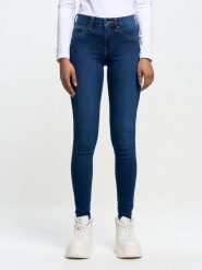 Jeansy damskie push up niebieskie Amela 359. Niebieskie jeansy damskie Big Star, bez wzorów, z jeansu, z podwyższonym stanem. W wyprzedaży za 229.99 zł.