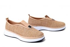 BOMBONELLA G028 409 T08 70-216 beżowy, półbuty damskie. Brązowe półbuty damskie Bombonella, bez wzorów, z gumy, bez obcasa, bez zapięcia. Za 233.68 zł.