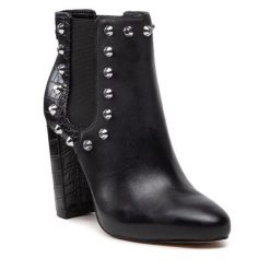 Botki Guess. Czarne botki damskie Guess, bez obcasa, na słupku, bez zapięcia. Za 409.99 zł.