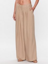 Herskind Spodnie materiałowe Lotus 4822840 Beżowy Regular Fit. Brązowe spodnie materiałowe damskie Herskind, bez wzorów, z materiału. Za 839.99 zł.