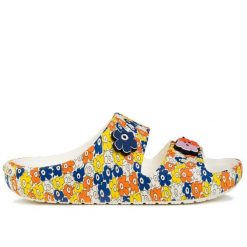 Klapki damskie Crocs MARIMEKKKO CLASIC SANDAL. Klapki damskie Crocs, bez wzorów, z jeansu, bez obcasa, bez zapięcia. Za 179.00 zł.