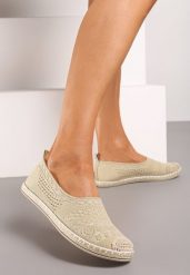Jasnobeżowe Espadryle na Płaskiej Podeszwie w Stylu Boho Dimzela. Brązowe espadryle damskie Renee, z aplikacjami, z jeansu, bez obcasa, na płaskiej podeszwie. Za 59.99 zł.